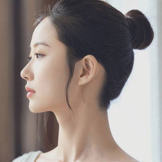 怎么扎丸子頭簡單好看，簡單好看的丸子頭扎法教程