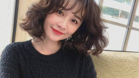 上窄下寬的臉型適合什么發型，上窄下寬臉型發型搭配指南