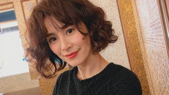 短卷發適合什么臉型,短卷發適配臉型全解析