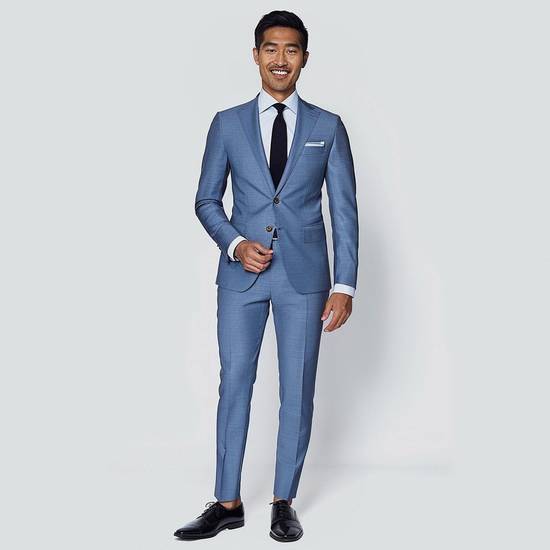 淺藍色衣服配什么顏色褲子,淺藍色衣服褲子配色最佳指南