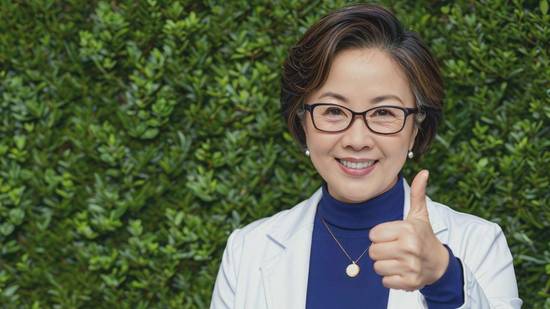 女性手心發熱是怎么回事,女性手心發熱原因解析與調理方法探討